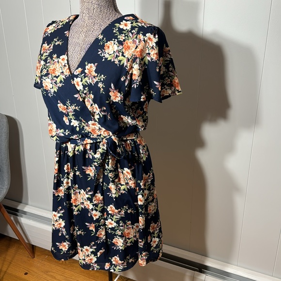 As U Wish Womens Large Short Sleeve Dress Elastic Waist with Belt Floral - Picture 2 of 12